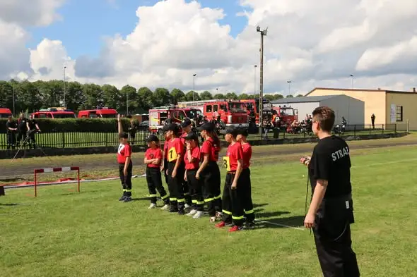 OSP Zamość triumfuje w gminnych zawodach sportowo-pożarniczych w Czarnocinie