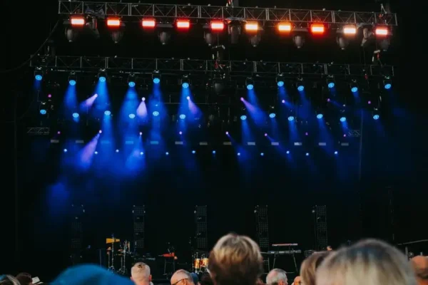 Fisz Emade zagra w Piotrkowie Trybunalskim – koncert z nową płytą już w listopadzie