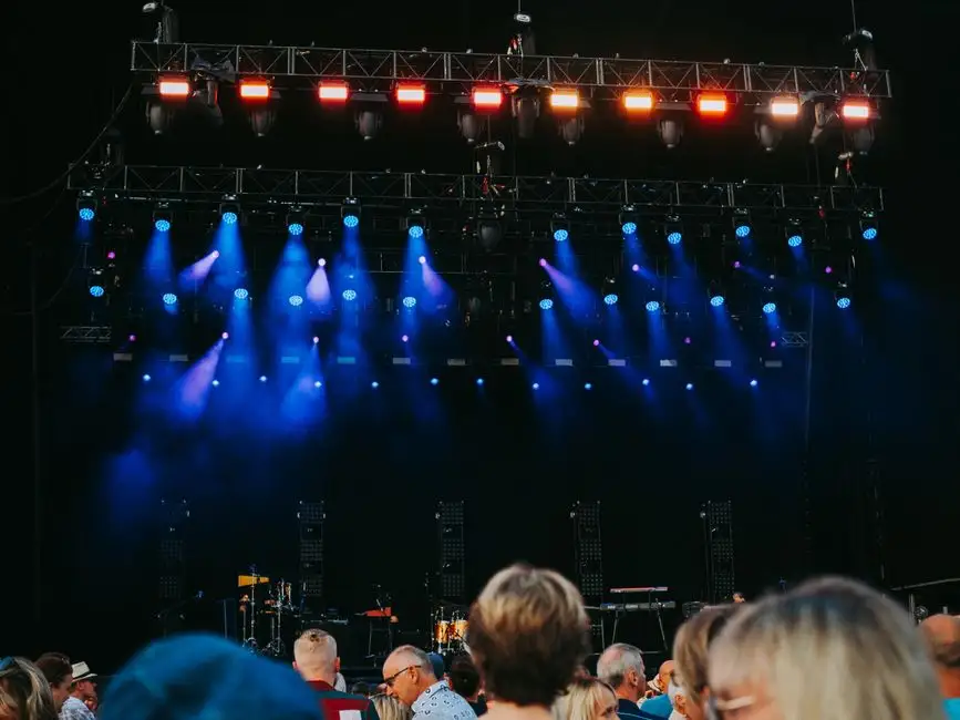 Fisz Emade zagra w Piotrkowie Trybunalskim – koncert z nową płytą już w listopadzie