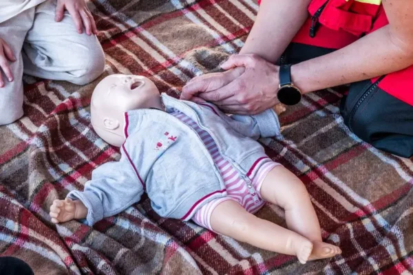 Seniorzy w Gminie Wola Krzysztoporska pod opieką przeszkolonych mieszkańców