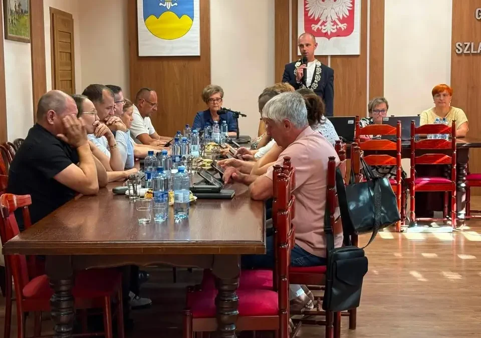 XXXI Sesja Rady Gminy Łęki Szlacheckie: kluczowe uchwały i plany na przyszłość