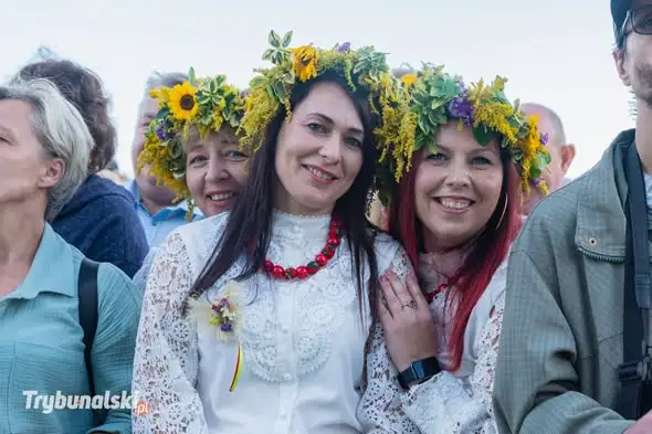 Dożynki Powiatowo-Gminne w Czarnocinie: święto plonów, smakołyki KGW i koncert „Piękni i Młodzi”