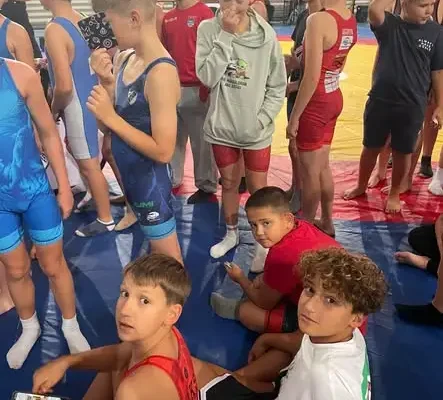 Pięć medali AKS Piotrków Trybunalski na Mistrzostwach Polski Szkół Podstawowych w zapasach
