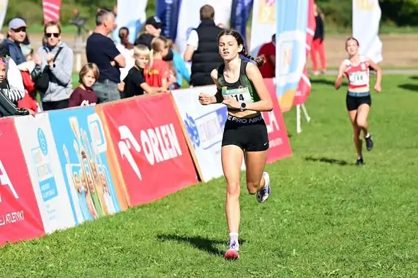 Mistrzostwa Polski w biegach przełajowych: Amelia Merk z medalem, pięć zawodniczek Polanika w stawce