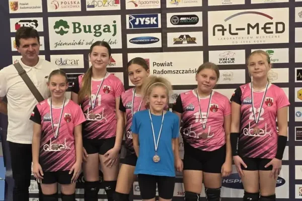 Fuksiarki z Sulejowa na turnieju w Radomsku – 4. miejsce w trójkach