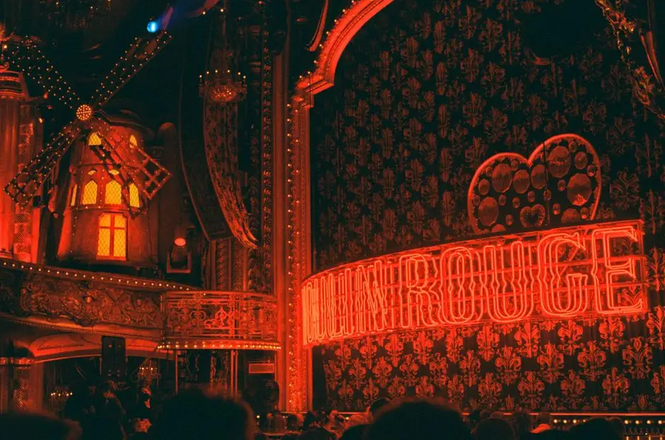 Koncert piosenki aktorskiej w Piotrkowie Trybunalskim – przenieś się w klimat Moulin Rouge