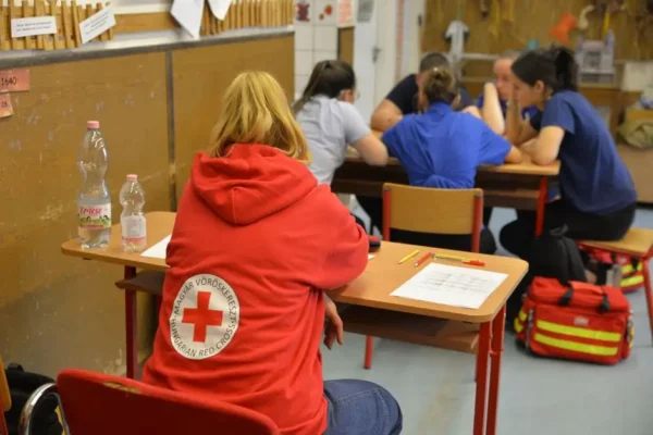 Mikrodotacje na bezpieczeństwo lokalne. Konkurs „Moc Małych Społeczności 2026” dla organizacji z Łódzkiego