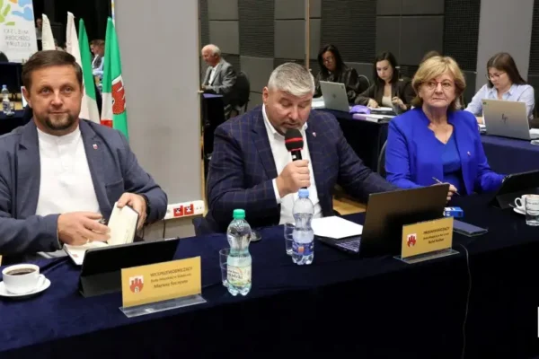 Sulejów: XXXIX sesja Rady Miejskiej – uchwały, fundusze i niepokojące dane o demografii