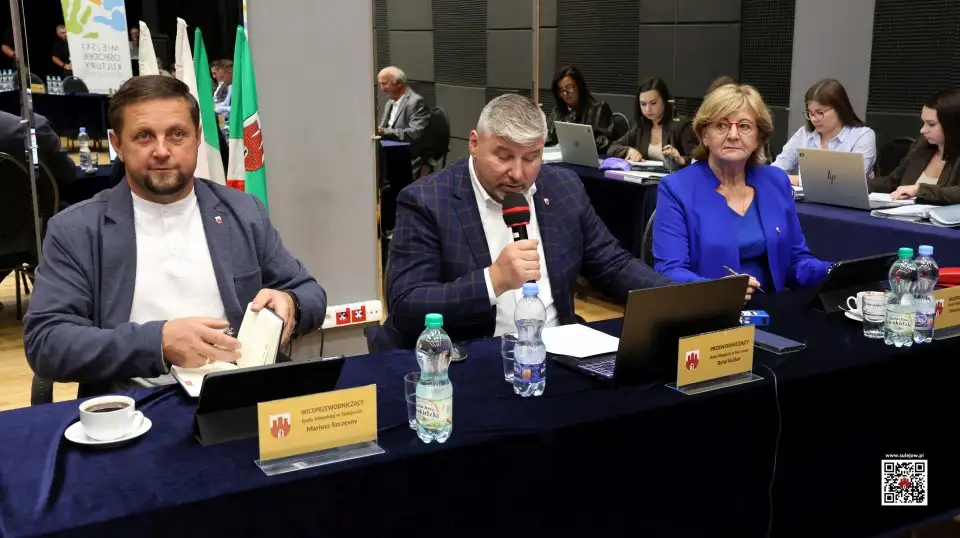 Sulejów: XXXIX sesja Rady Miejskiej – uchwały, fundusze i niepokojące dane o demografii