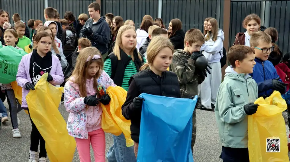 SOS dla wody: mieszkańcy gminy Sulejów sprzątali brzegi Pilicy i Luciąży