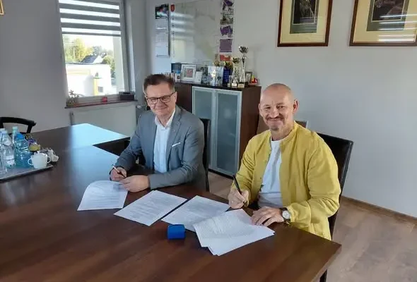 Gmina Moszczenica: nowe boisko i droga na finiszu inwestycji