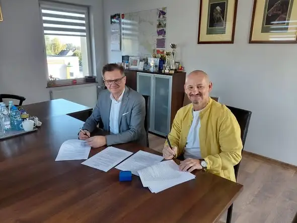 Gmina Moszczenica: nowe boisko i droga na finiszu inwestycji